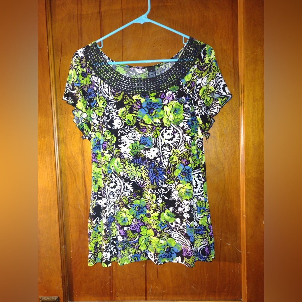 Floral Blouse Size Large